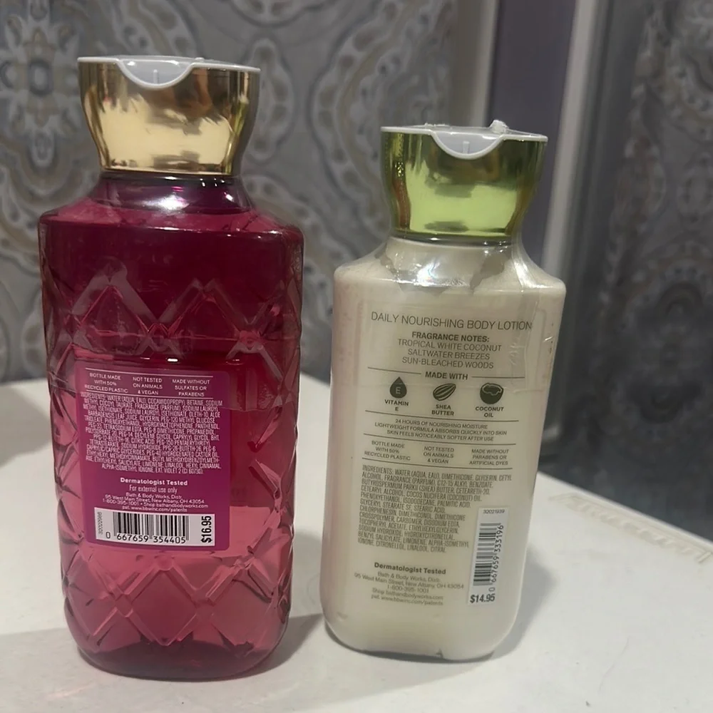 NEW Bath & Body Works Red and Cream Body Wash